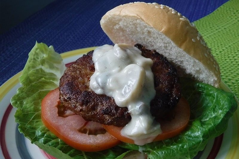 Recipe: Make your own chicken burger, serve it with mushroom gravy