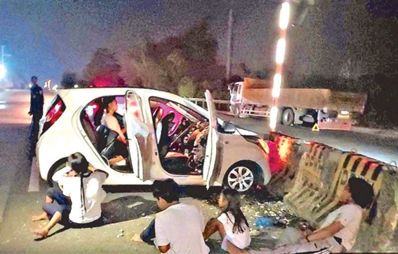 7 injured in Quezon road crash