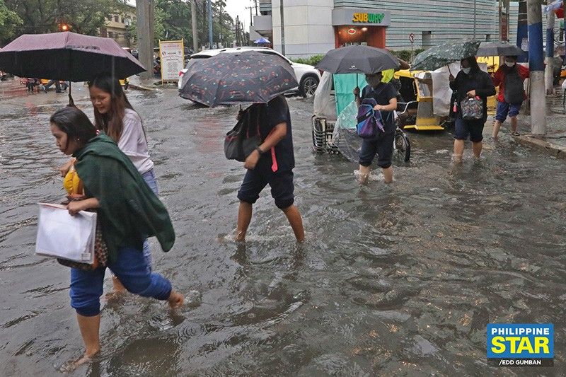 Metro Manila, Luzon inuulan dahil sa LPA at habagat