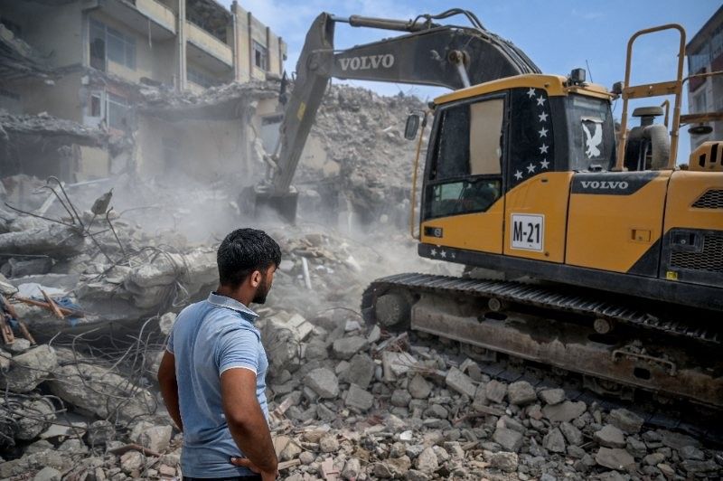 Turkey quake survivors' latest menace â�� dust