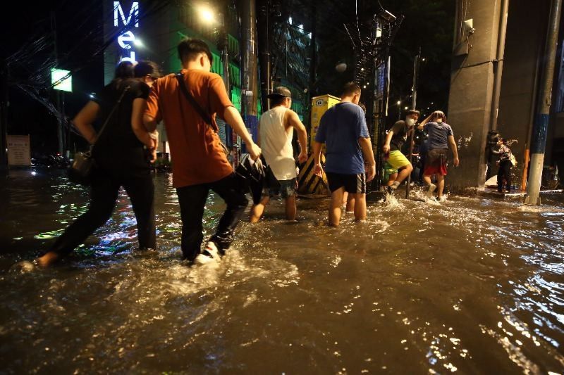 Rain showers expected on Monday due to habagat â�� PAGASA