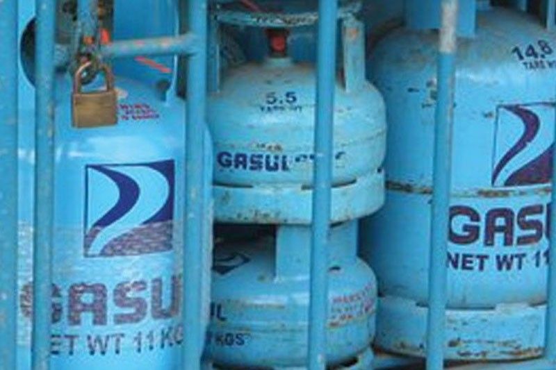 LPG sumabog sa laundry shop: 2 sugatan