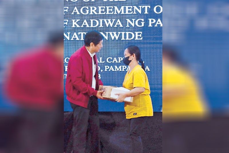 Marcos signs deal on Kadiwa in LGUs