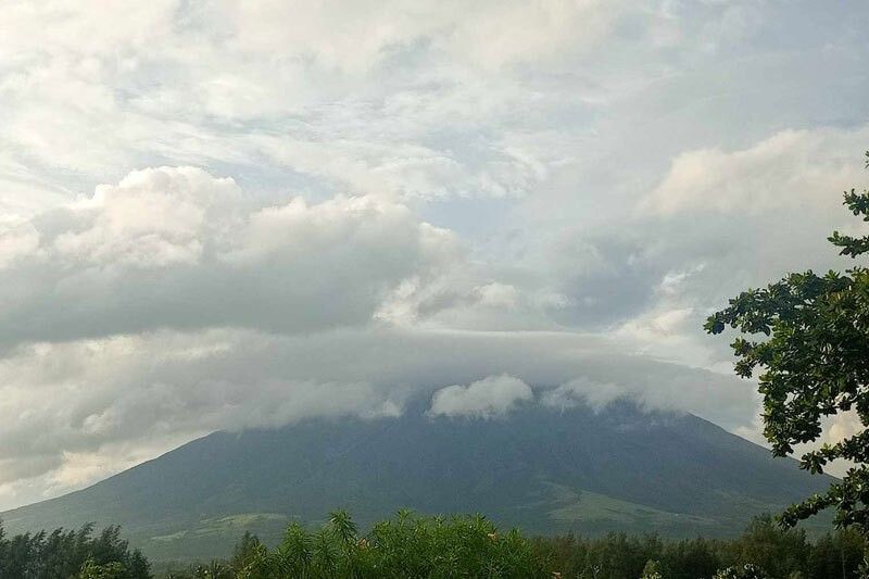 Mayon spews lava, ash anew; lahar alert still up