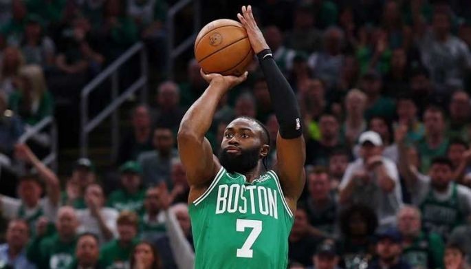 Jaylen Brown agrees to NBA's biggest deal ever worth $304 million