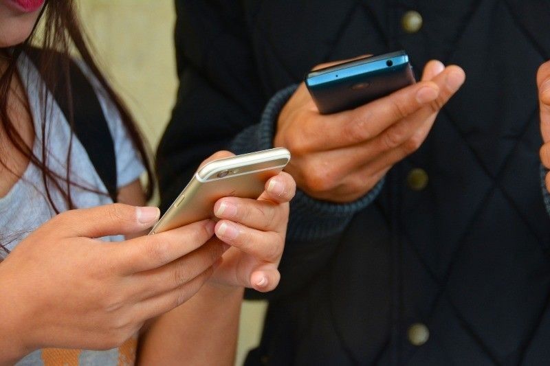 Most Filipino mobile phone users demand total data protection â�� survey