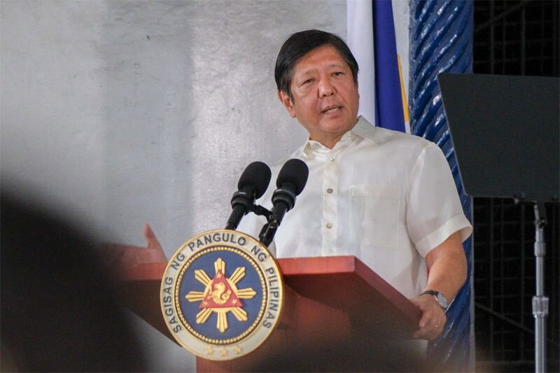 Marcos cool to raising sea row to UN assembly