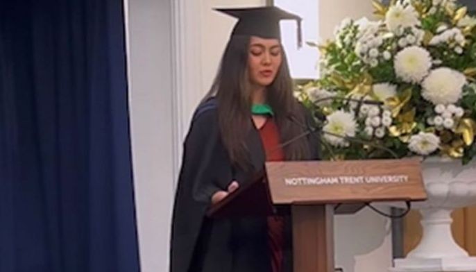 Atasha nina Aga at Charlene nagtapos sa England na may business honors!