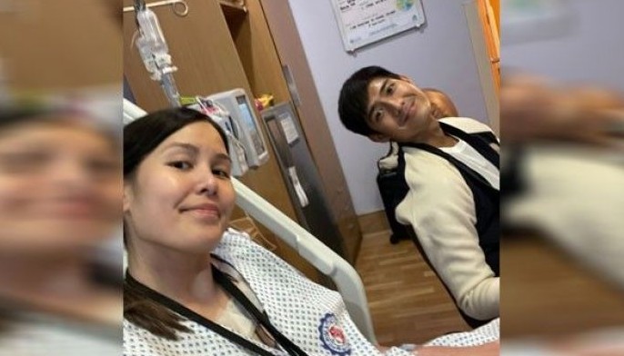 Robi, emosyonal nang pumirma ng kontrata!