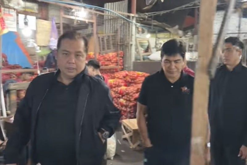 Romualdez nag-surprise inspection sa presyo ng sibuyas, bigas; hoarders binalaan