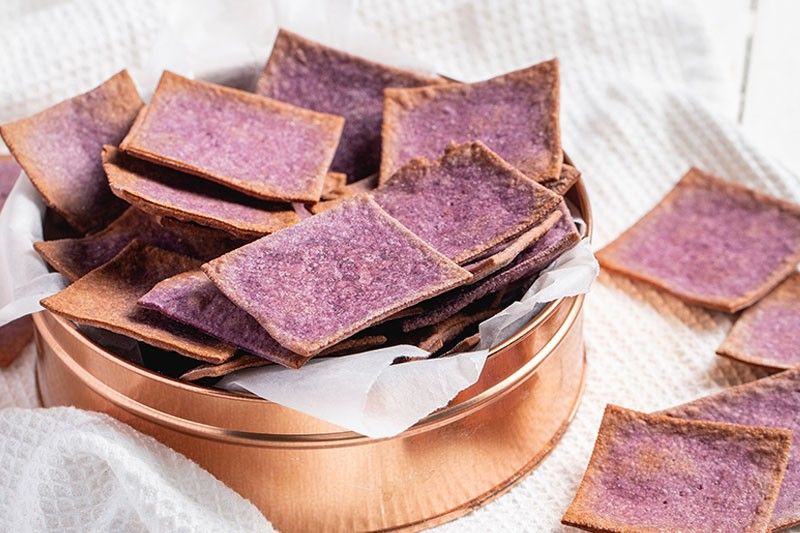 Recipe: Chef-approved homemade Blueberry Potato Crackers