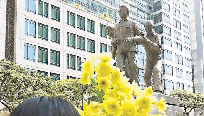 Ninoy supporters ask Pinoys: Defy fake news, deception