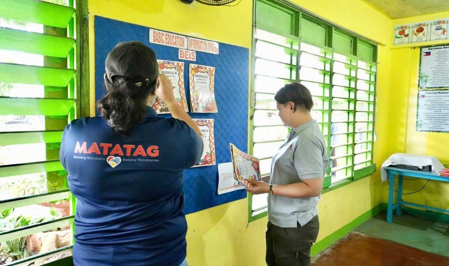 Itâ��s final: DepEd requires schools to remove everything on classroom wallsÂ Â 