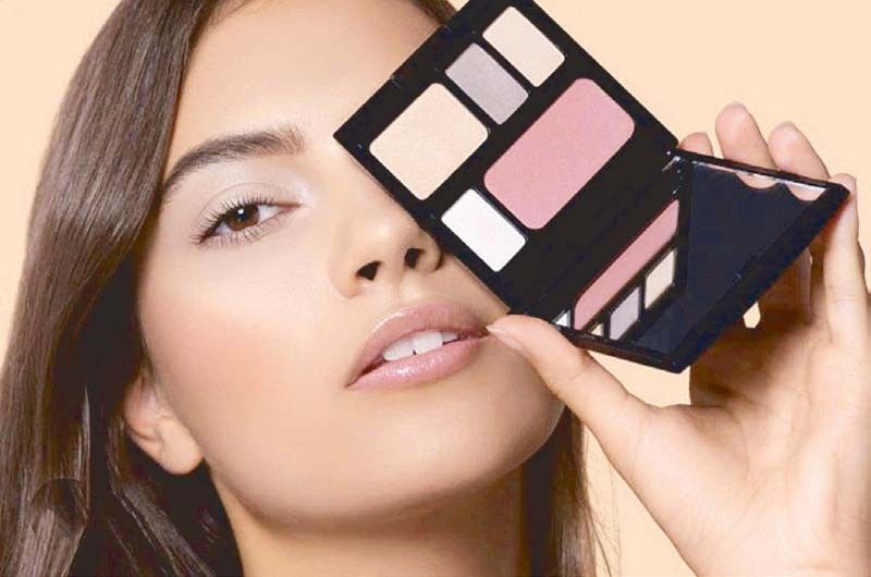 Makeup special: Customize your own makeup palette