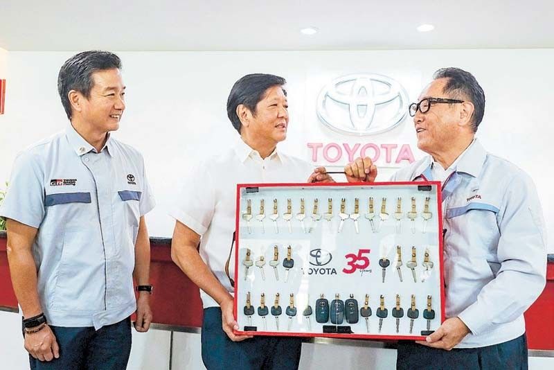 Toyota donates 35 brand new vehicles to Presidentâ��s Office