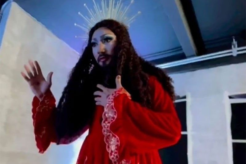 Drag artist na si Pura Luka Vega, âpersona non grataâ sa Lucena