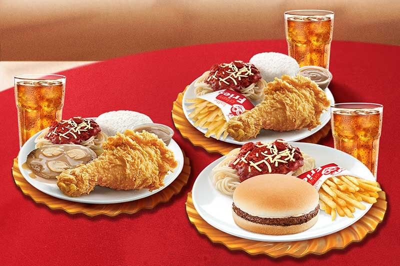 Hereâs an extra satisfying meal that will fill you up â Jollibee Super Meals!