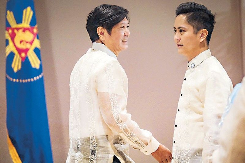 Marcos swears in new PFP members