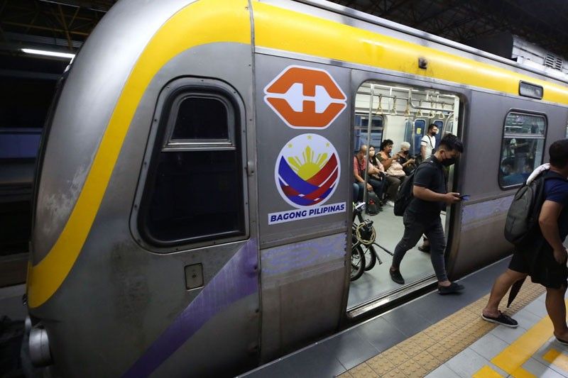 LRT-2, MRT-3 and PNR to give 'free rides' from September 16 to 20