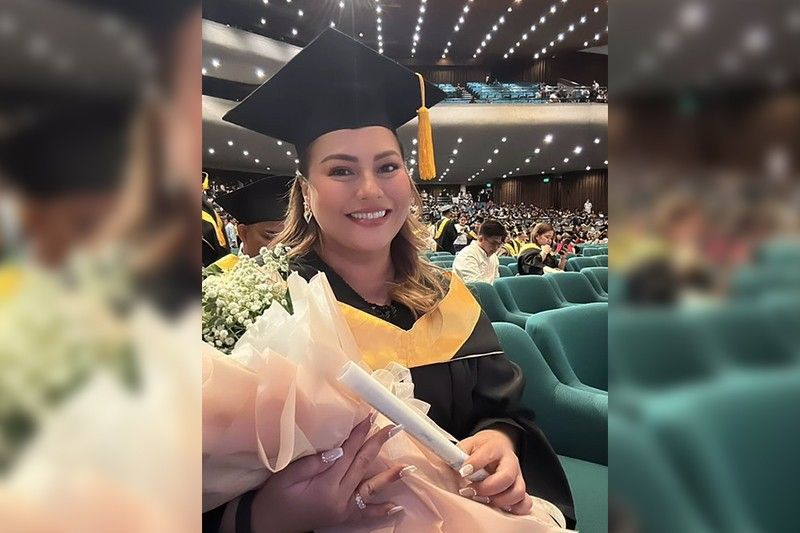 'Never too late': Karla Estrada graduate na sa kolehiyo sa edad na 48