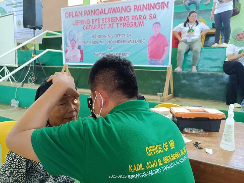 Moro doctor treats 16 patients' eyes for free