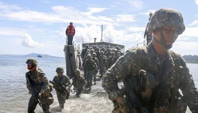 Speaker hails Marine Corps&rsquo; Force Reconnaisance Group