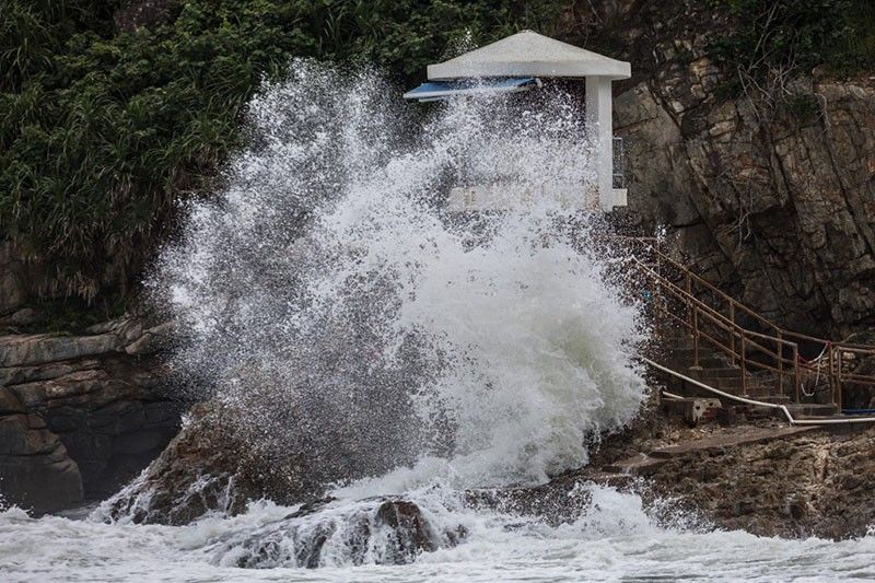 Super Typhoon Saola sweeps towards southern China megacities