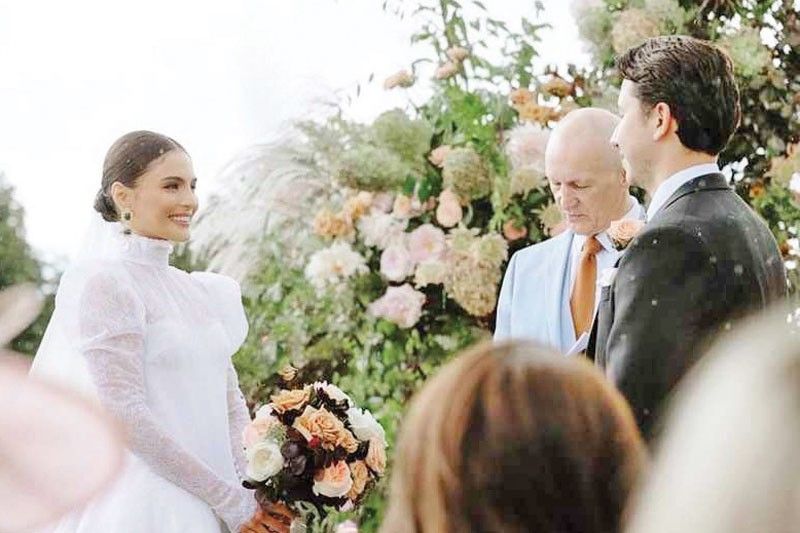 Newly married Lovi Poe not taking a break from showbiz