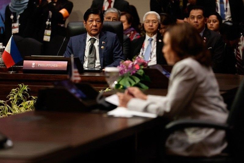 Marcos, US VP Harris nag-usap sa isyu ng South China Sea