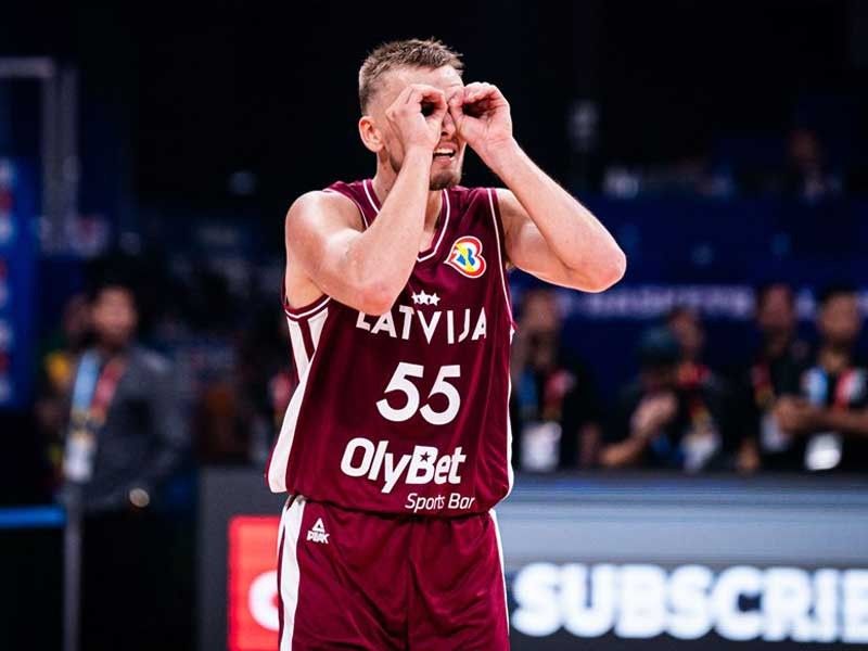 Latvijas treneru raketes Pasaules kausa izcīņā basketbolā palīdz karalim Artūram Žagaram