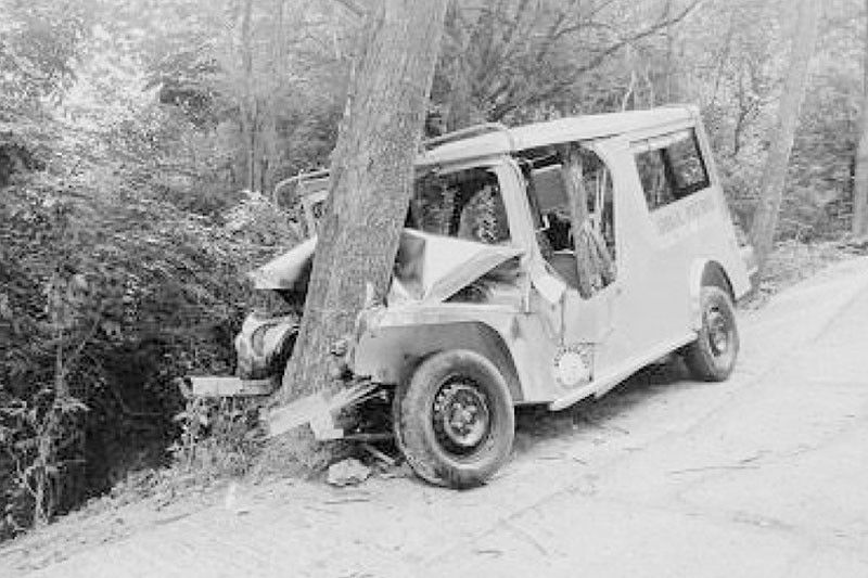 Barangay patrol jeep salpok sa puno: 2 tanod patay, 10 pa sugatan