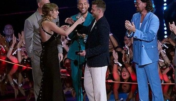 'I had your dolls': Taylor Swift thrilled over NSYNC reunion at MTV VMAs 2023