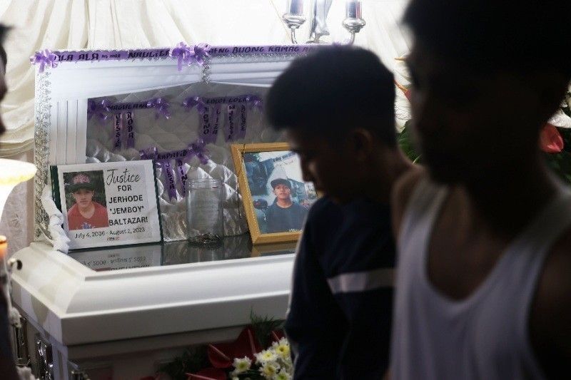 8 pulis sa Jemboy murder, sibak na sa serbisyo       Â 