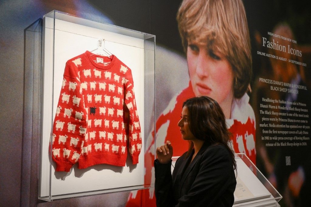 Princess Diana's 'Black Sheep' sweater sells at auction for P62.3 million