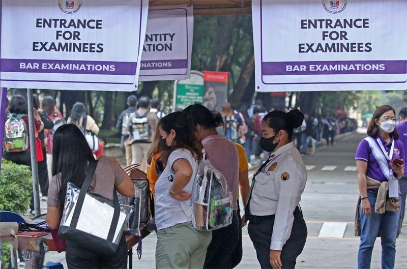 10,400 finish first day of Bar exams