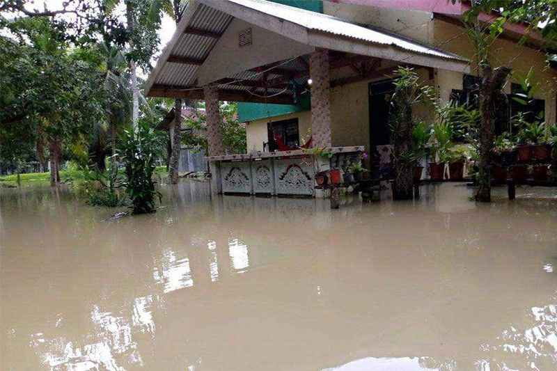 Flash floods hit low-lying central Mindanao towns