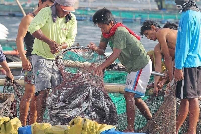 Fishing ban iniumang ni Marcos