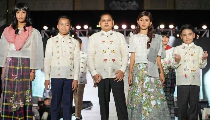 Walk, walk, fashion, baby &mdash; For the benefit of children with cancer