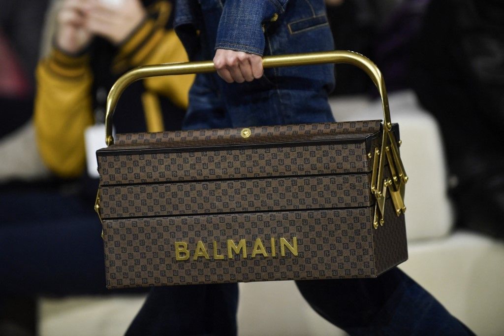 Paris Fashion Week starts after Balmain robbery