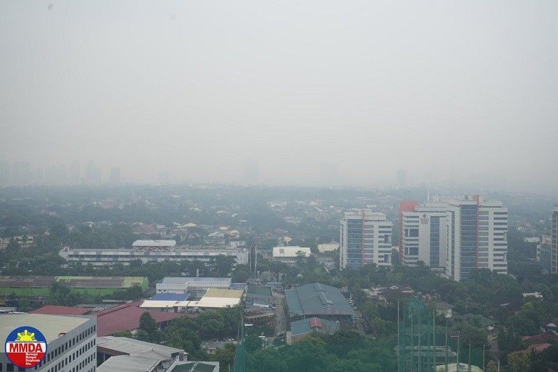 Vog? DENR sinabing 'polusyon mula kotse' smog sa Metro Manila