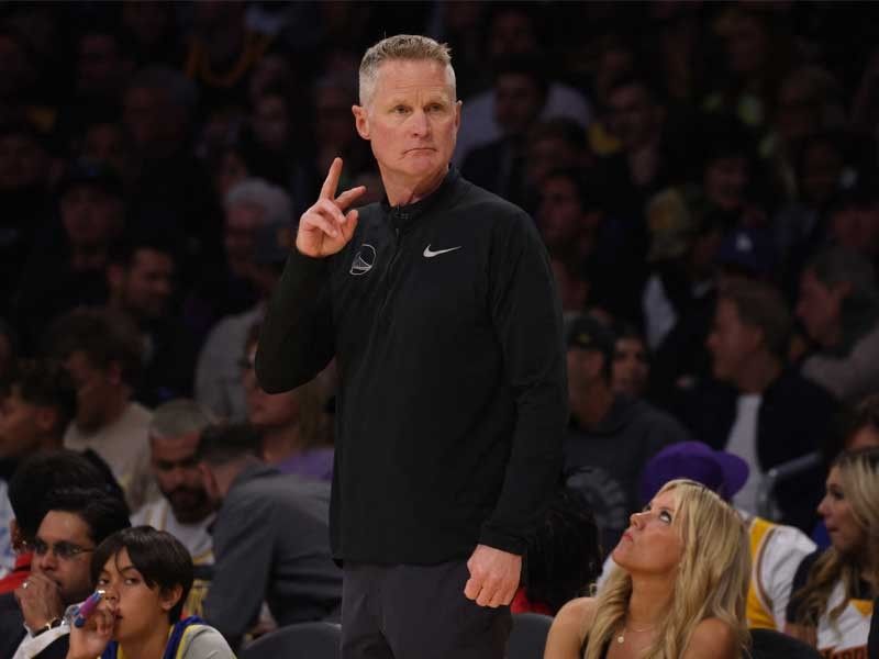 Kerr sees future with Warriors despite expiring contract