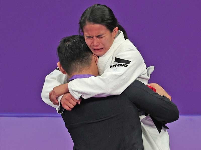 'Really overwhelming': Ochoa bucks flu, hip injury en route to precious Asiad gold