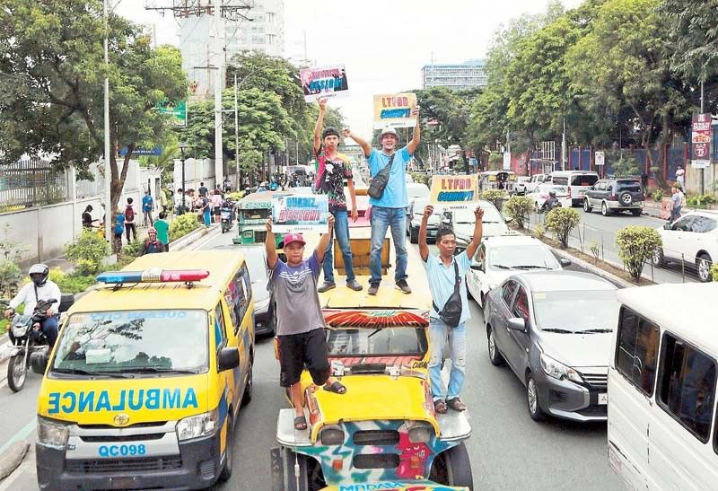 LTFRB threatens to cancel franchise of transport strikers