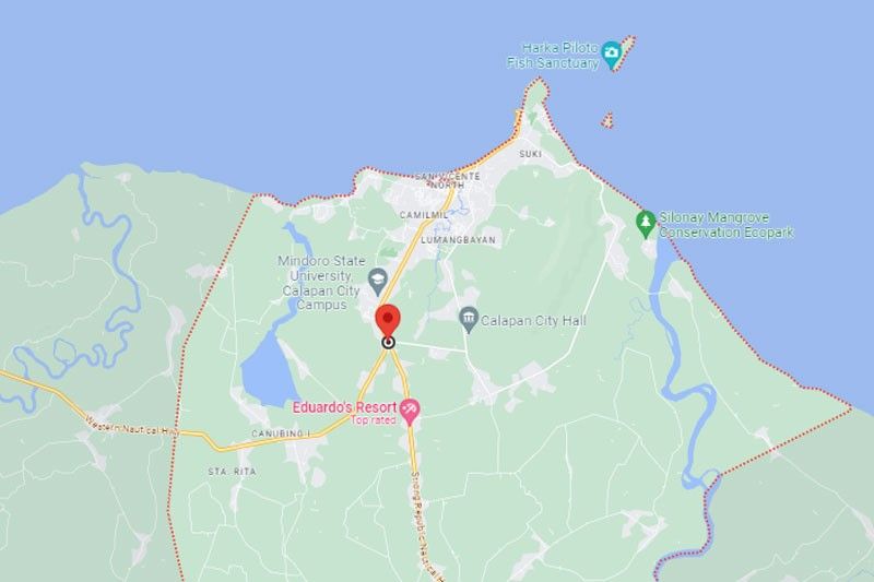 Boat sinks off Calapan; 2 rescued