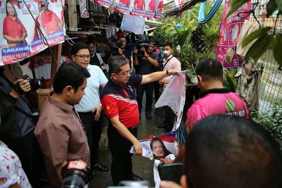 Comelec not allowed to remove privately-owned campaign materials on private property â�� SC