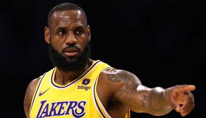 LeBron James heads into 21st season