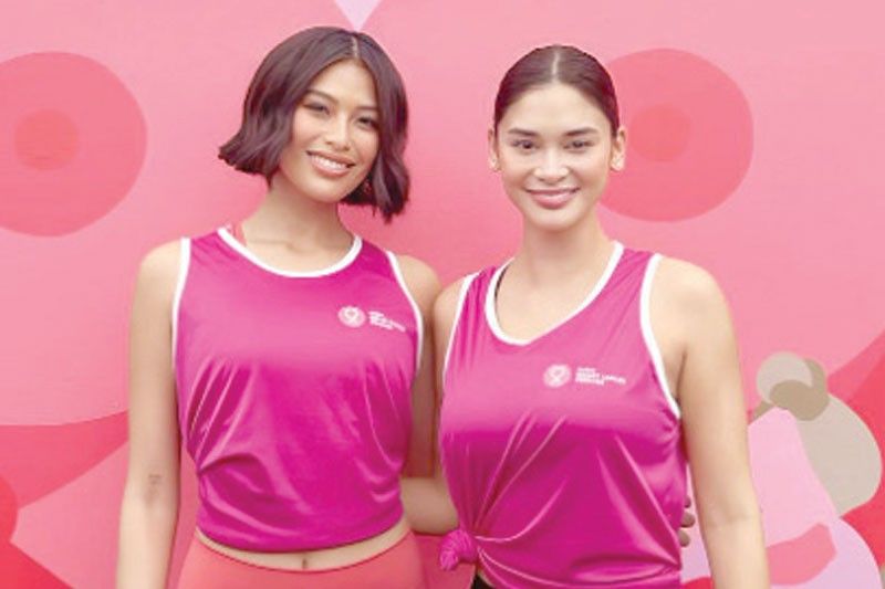 â��Don't read the commentsâ��: Pia Wurtzbach supports, advises Philippines' Miss Universe bet Michelle Dee