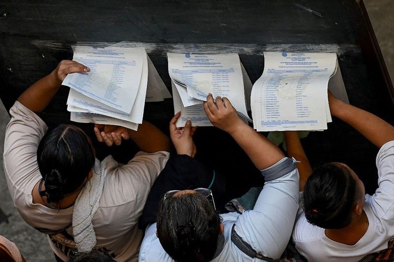 Illegal campaigning rules also apply to non-candidates â�� Comelec