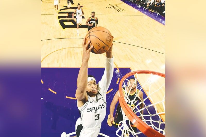 Johnson itinakas ang Spurs sa Suns