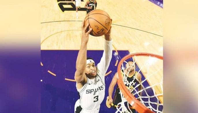 Johnson itinakas ang Spurs sa Suns